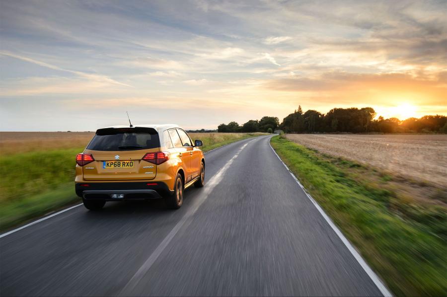  Suzuki Vitara SZ5 with Accessories 2019 года  (UK) (фото 18 из 27)